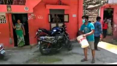 Photo of சாலைகளில் மஞ்சள் நீர்