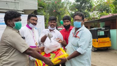Photo of ஊடகவியலாளர் நலன் கருதி அரிசி பருப்பு உள்ளிட்ட நலத்திட்ட உதவிகள்
