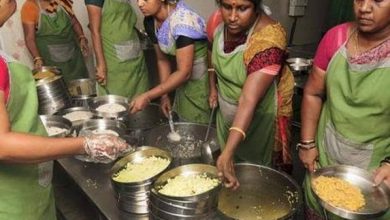 Photo of ஆவடியில் உள்ள இரண்டு அம்மா உணவகங்களிலும் கட்டணம் இன்றி உணவருந்தலாம்