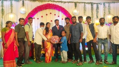 Photo of மணமக்களுக்கு வெங்காயம் பரிசாக வழங்கப்பட்டது